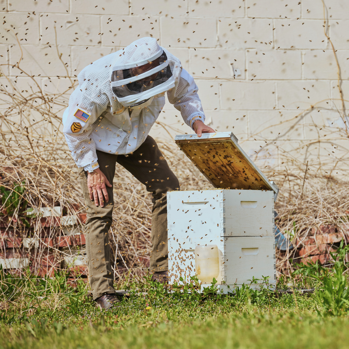 Professional Three Layer Ventilated Beekeeping Jacket